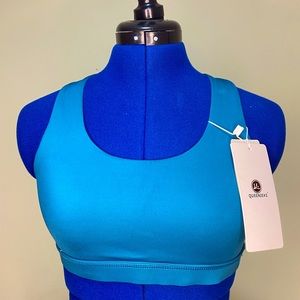 NWT - QUEENIEKE Medium Support Cross Strappy Wirefree Yoga Sport Bra - Teal - M